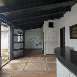 Casa Comercial com 366m², 6 dormitórios, 3 vagas, no bairro São Cristóvão em Caxias do Sul para Comprar