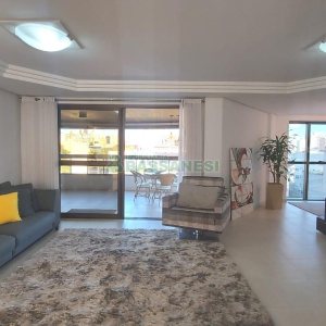 Apto Mobiliado com 198m², 3 dormitórios, 3 vagas, no bairro Madureira em Caxias do Sul para Comprar