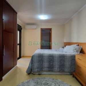 Apto Mobiliado com 198m², 3 dormitórios, 3 vagas, no bairro Madureira em Caxias do Sul para Comprar