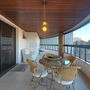 Apto Mobiliado com 198m², 3 dormitórios, 3 vagas, no bairro Madureira em Caxias do Sul para Comprar