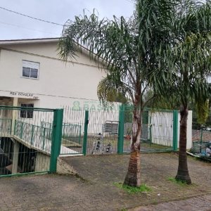 Sobrado com 49m², 2 dormitórios, 2 vagas, no bairro Marechal Floriano em Caxias do Sul para Comprar