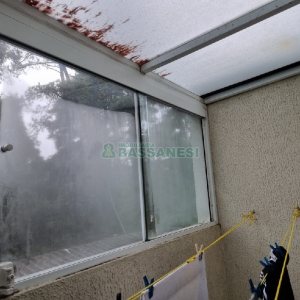 Sobrado com 49m², 2 dormitórios, 2 vagas, no bairro Marechal Floriano em Caxias do Sul para Comprar