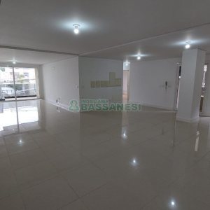 Apartamento com 189m², 3 dormitórios, 3 vagas, no bairro Centro em Caxias do Sul para Comprar