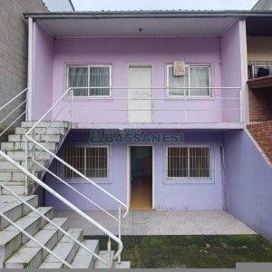 Sobrado com 54m², 2 dormitórios, 2 vagas, no bairro São Caetano em Caxias do Sul para Comprar