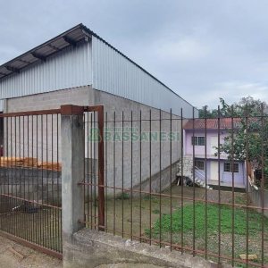 Sobrado com 54m², 2 dormitórios, 2 vagas, no bairro São Caetano em Caxias do Sul para Comprar