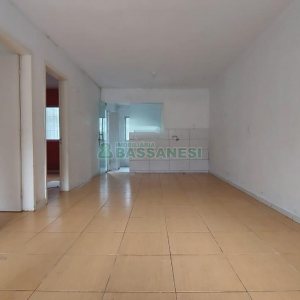Sobrado com 54m², 2 dormitórios, 2 vagas, no bairro São Caetano em Caxias do Sul para Comprar