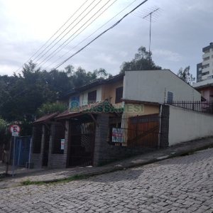 Sobrado com 86m², 3 dormitórios, 2 vagas, no bairro Santa Catarina em Caxias do Sul para Comprar