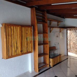 Sobrado com 86m², 3 dormitórios, 2 vagas, no bairro Santa Catarina em Caxias do Sul para Comprar