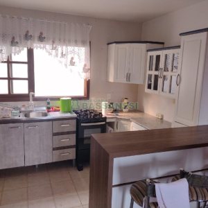 Sobrado com 86m², 3 dormitórios, 2 vagas, no bairro Santa Catarina em Caxias do Sul para Comprar