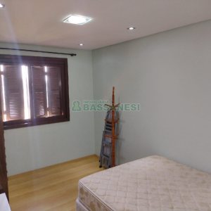 Sobrado com 86m², 3 dormitórios, 2 vagas, no bairro Santa Catarina em Caxias do Sul para Comprar