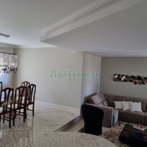 Apartamento com 241m², 3 dormitórios, 2 vagas, no bairro Colina Sorriso em Caxias do Sul para Comprar