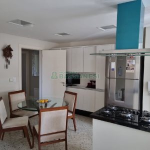 Apartamento com 241m², 3 dormitórios, 2 vagas, no bairro Colina Sorriso em Caxias do Sul para Comprar