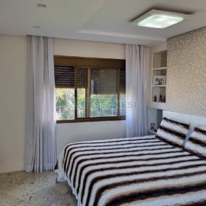 Apartamento com 241m², 3 dormitórios, 2 vagas, no bairro Colina Sorriso em Caxias do Sul para Comprar