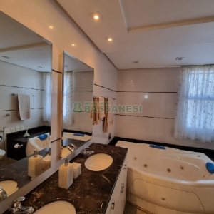 Apartamento com 241m², 3 dormitórios, 2 vagas, no bairro Colina Sorriso em Caxias do Sul para Comprar