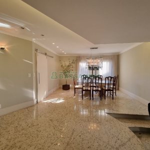 Apartamento com 241m², 3 dormitórios, 2 vagas, no bairro Colina Sorriso em Caxias do Sul para Comprar