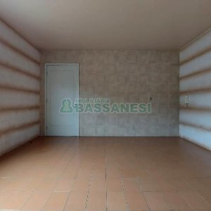 Apartamento com 52m², 2 dormitórios, no bairro São Leopoldo em Caxias do Sul para Alugar