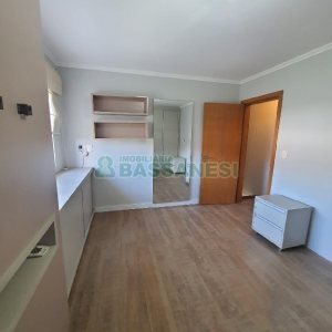 Sobrado com 84m², 2 dormitórios, 1 vaga, no bairro Desvio Rizzo em Caxias do Sul para Comprar