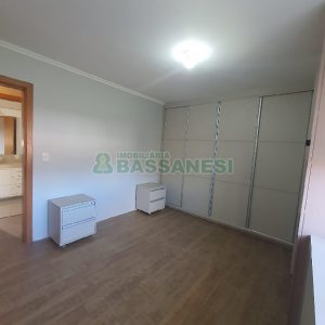 Sobrado com 84m², 2 dormitórios, 1 vaga, no bairro Desvio Rizzo em Caxias do Sul para Comprar