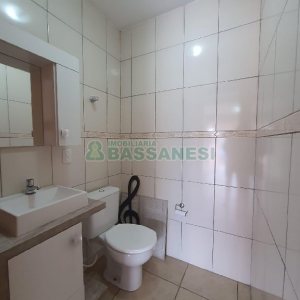 Sobrado com 84m², 2 dormitórios, 1 vaga, no bairro Desvio Rizzo em Caxias do Sul para Comprar