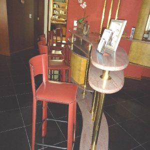 Apto Mobiliado com 600m², 3 dormitórios, 4 vagas, no bairro Centro em Caxias do Sul para Comprar