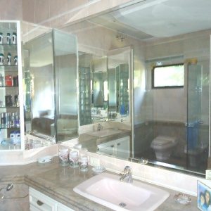 Apto Mobiliado com 600m², 3 dormitórios, 4 vagas, no bairro Centro em Caxias do Sul para Comprar