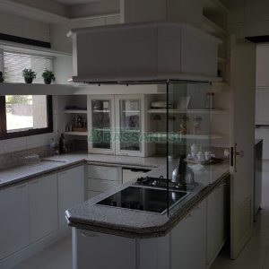 Apto Mobiliado com 600m², 3 dormitórios, 4 vagas, no bairro Centro em Caxias do Sul para Comprar