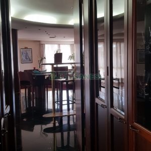 Apto Mobiliado com 600m², 3 dormitórios, 4 vagas, no bairro Centro em Caxias do Sul para Comprar