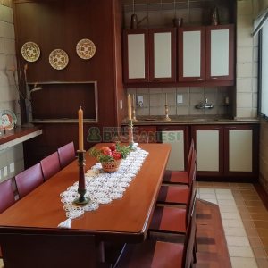 Apto Mobiliado com 600m², 3 dormitórios, 4 vagas, no bairro Centro em Caxias do Sul para Comprar