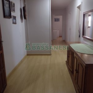 Casa com 400m², 5 dormitórios, 5 vagas, no bairro Desvio Rizzo em Caxias do Sul para Comprar