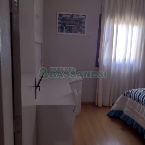 Casa com 400m², 5 dormitórios, 5 vagas, no bairro Desvio Rizzo em Caxias do Sul para Comprar