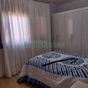 Casa com 400m², 5 dormitórios, 5 vagas, no bairro Desvio Rizzo em Caxias do Sul para Comprar