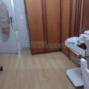 Casa com 400m², 5 dormitórios, 5 vagas, no bairro Desvio Rizzo em Caxias do Sul para Comprar
