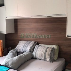 Apartamento com 58m², 2 dormitórios, 1 vaga, no bairro Centenário em Caxias do Sul para Comprar
