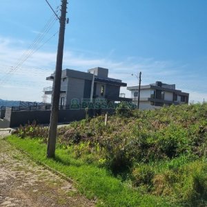 Terreno com 750m², no bairro Nossa Senhora da Saúde em Caxias do Sul para Comprar