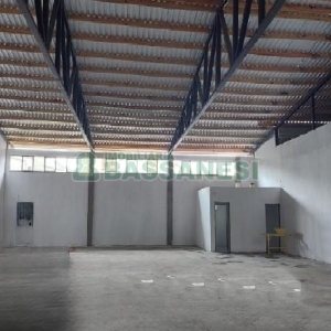 Pavilhão com 400m², no bairro Forqueta em Caxias do Sul para Alugar