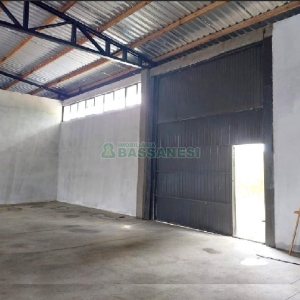 Pavilhão com 400m², no bairro Forqueta em Caxias do Sul para Alugar