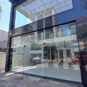 Loja com 522m², no bairro São Pelegrino em Caxias do Sul para Alugar