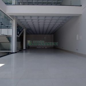 Loja com 522m², no bairro São Pelegrino em Caxias do Sul para Alugar