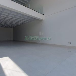 Loja com 522m², no bairro São Pelegrino em Caxias do Sul para Alugar