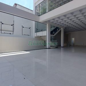 Loja com 522m², no bairro São Pelegrino em Caxias do Sul para Alugar