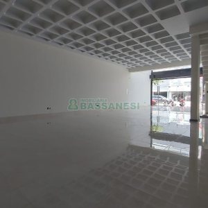 Loja com 522m², no bairro São Pelegrino em Caxias do Sul para Alugar