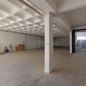 Loja com 522m², no bairro São Pelegrino em Caxias do Sul para Alugar