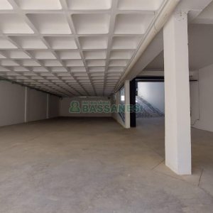 Loja com 522m², no bairro São Pelegrino em Caxias do Sul para Alugar