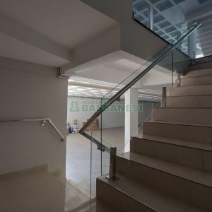 Loja com 522m², no bairro São Pelegrino em Caxias do Sul para Alugar