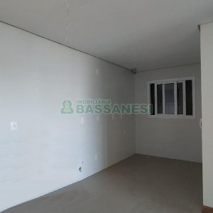 Apartamento com 75m², 2 dormitórios, 2 vagas, no bairro Charqueadas em Caxias do Sul para Alugar