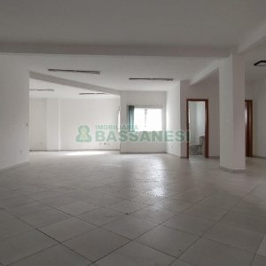 Loja com 405m², no bairro Centro em Caxias do Sul para Alugar