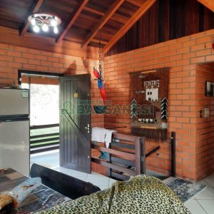 Chácara com 180m², 4 dormitórios, 2 vagas, no bairro Apanhador em Caxias do Sul para Comprar