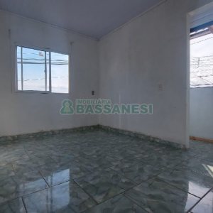 Casa com 274m², 8 dormitórios, 3 vagas, no bairro Santa Fé em Caxias do Sul para Comprar