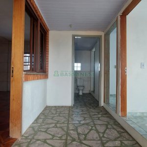 Casa com 274m², 8 dormitórios, 3 vagas, no bairro Santa Fé em Caxias do Sul para Comprar