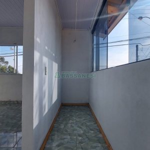 Casa com 274m², 8 dormitórios, 3 vagas, no bairro Santa Fé em Caxias do Sul para Comprar